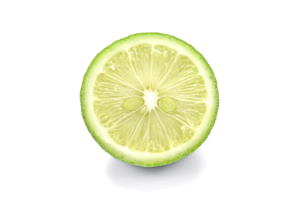 Limones verdes, Limones trozos cortados sobre fondo blanco . — Foto de Stock