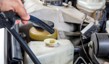 Su rezervleri, araç bakım, onay araba kendini kontrol Che