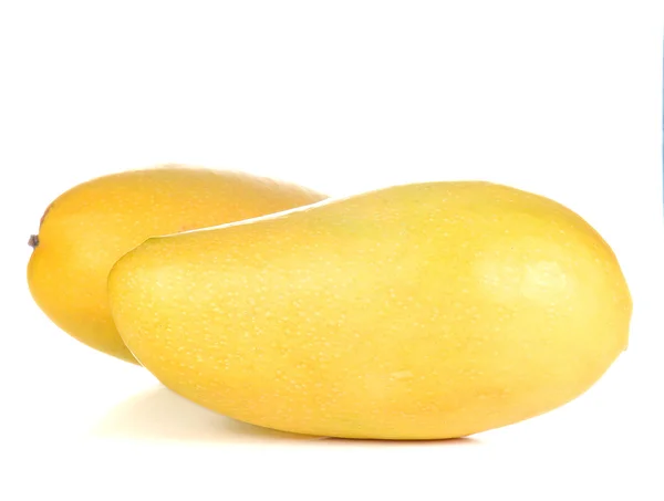 Dos mango amarillo sobre fondo blanco . — Foto de Stock