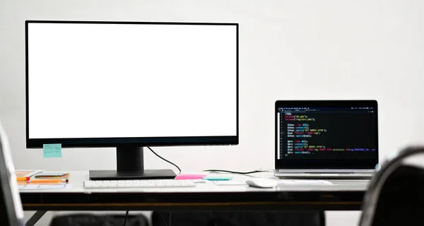 Mockup Tom Skärm Dator Och Bärbar Dator Programmerare Skrivbord — Stockfoto