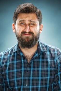 Ağlayan adam portre