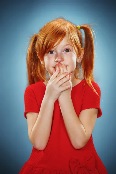 Belo retrato de uma menina surpreendida — Fotografia de Stock