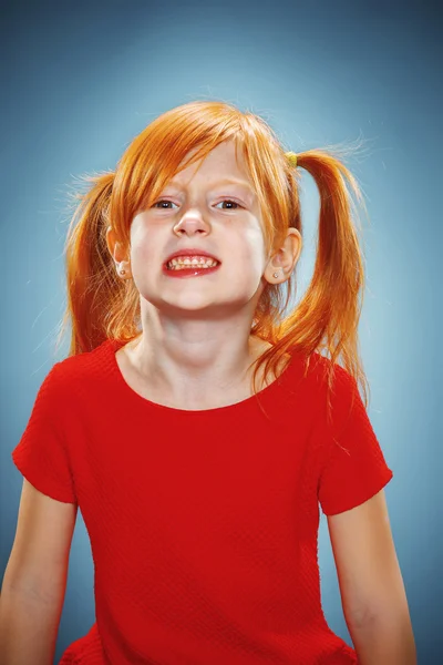 Belo retrato de uma menina descontente e descontentes — Fotografia de Stock