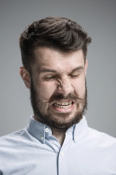 Retrato de homem enojado — Fotografia de Stock