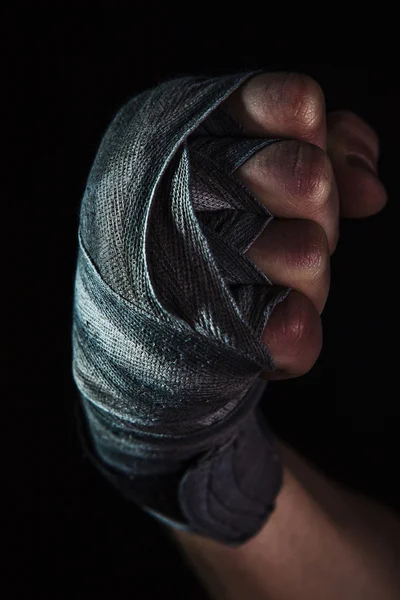 Detail ruční svalnaté muže s bandáží — Stock fotografie
