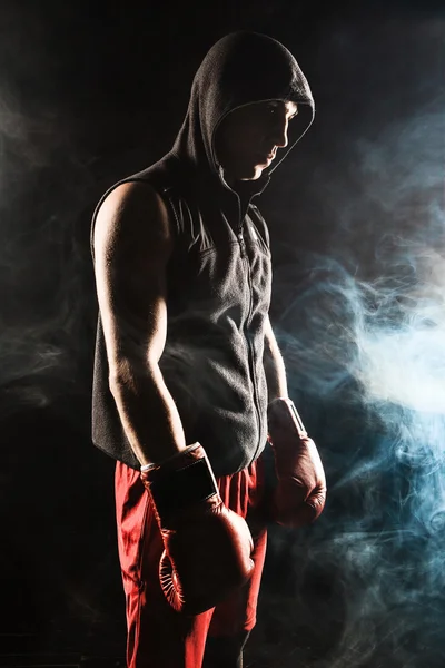 The young  man kickboxing — Stock Photo, Image