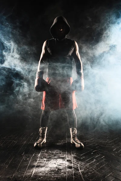 The young  man kickboxing — Stock Photo, Image