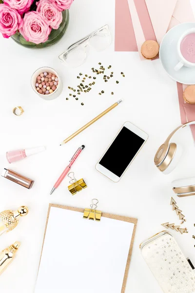 Ainda vida de mulher de moda, objetos em branco — Fotografia de Stock