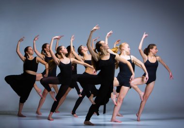 Modern bale dansçıları grup