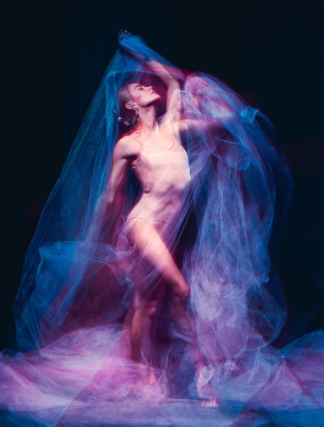 De kunst foto-emotionele dans van prachtige ballerina — Stockfoto
