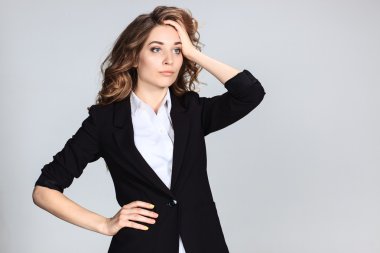 Bir güzel üzgün kız closeup portresi