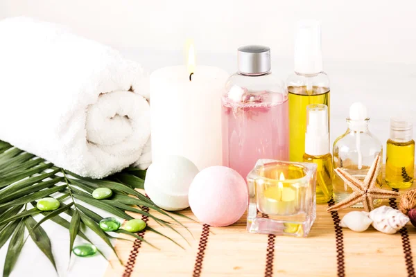 Ambiente Spa con olio aromatico, stile vintage — Foto Stock