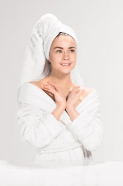 Banyo temiz bir cilt ile kız