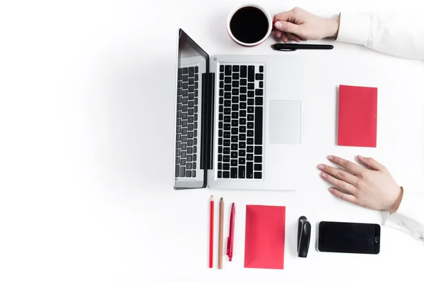 Local de trabalho no escritório. Tecnologia . — Fotografia de Stock