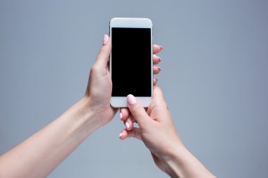 Cep telefonu üzerinde tipik bir kadın portre çekim