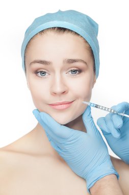 Çekici kadına şırınga yüzüne plastik cerrahi