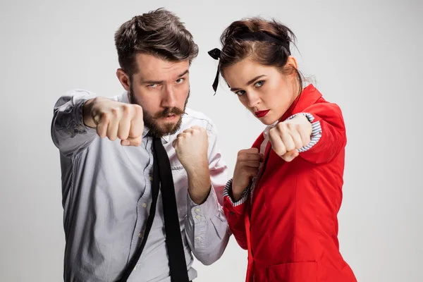공격적인 사업 남자와 여자 — 스톡 사진