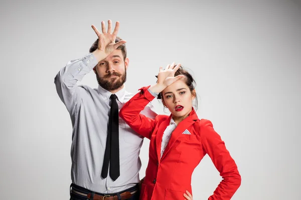 L'homme d'affaires et la femme avec la fièvre étoilée — Photo