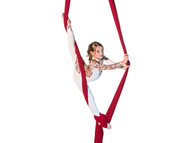 Zarif jimnastikçi hava egzersiz gerçekleştirme