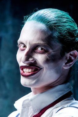 Kanlı Halloween Tema: crazy joker yüz