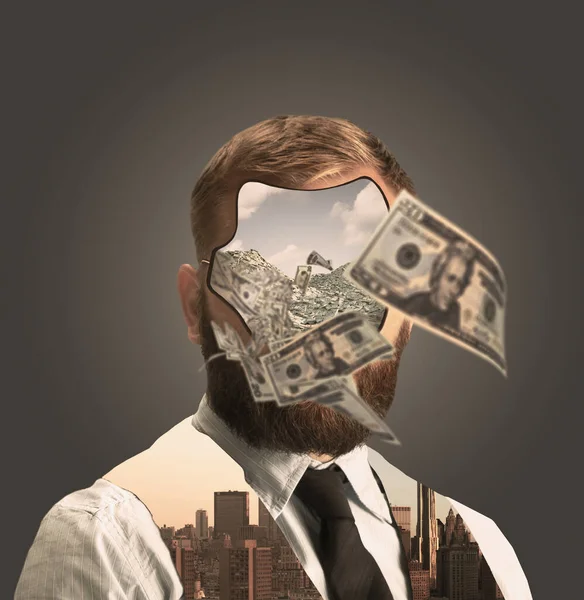 Retrato de jovem empresário com monte de dinheiro em vez de seu rosto em fundo cinza — Fotografia de Stock