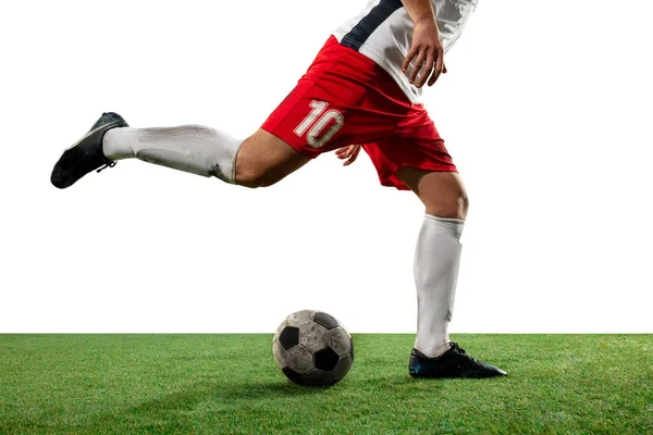 Close-up benen van professionele voetbal, voetbal speler vechten voor bal op het veld geïsoleerd op witte achtergrond — Stockfoto