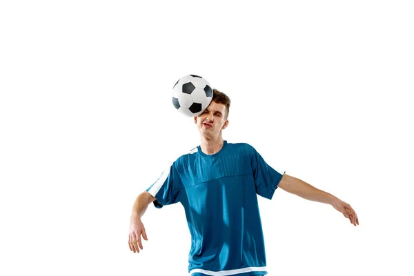 Grappige emoties van professionele voetballer geïsoleerd op witte studio achtergrond, opwinding in het spel — Stockfoto
