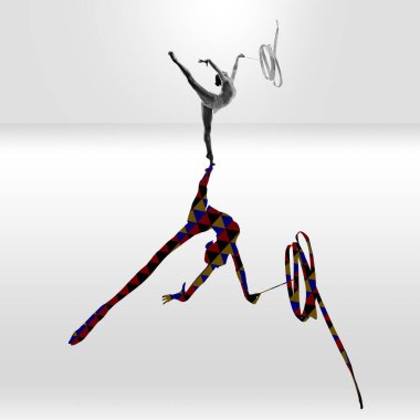 Stüdyoda gölgeli, modern sanat eserleriyle izole edilmiş genç beyaz kadın. Soyut moda tasarımı.