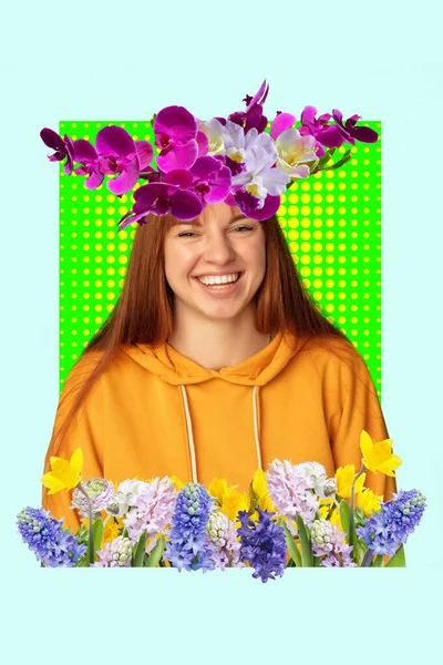 Collage d'art contemporain, design moderne. Humeur de fête. Femme riante avec cadre de fleurs sur fond vert vif et bleu — Photo