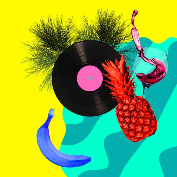 Colagem de arte contemporânea, design moderno. Humor de festa. Abacaxi, banana e copo de vinho na piscina com cores brilhantes de verão. — Fotografia de Stock