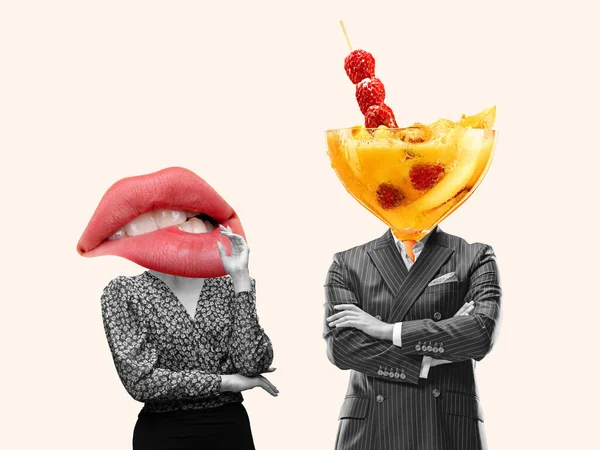 Коллаж современного искусства, современный дизайн. Стиль ретро. Пара во главе с вкусным коктейлем с ягодами и большим женским ртом на пастельном фоне — стоковое фото
