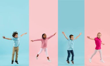 Renkli kıyafetlerle atlayan iki erkek ve iki kız. Renkli stüdyo geçmişinde izole edilmiş. Yaratıcı kolaj