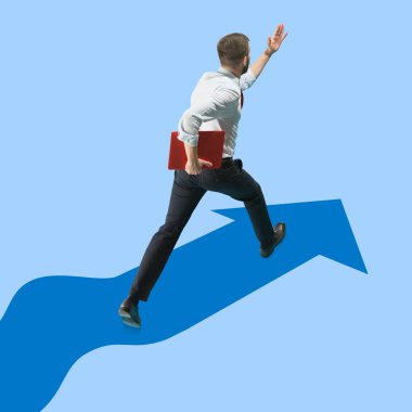 Genç adam yönetici, finans analisti ya da ofis elbisesi katibi mavi arka planda izole edilmiş. Kolaj, resimleme