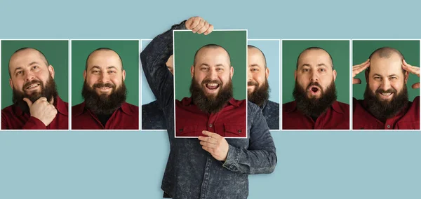 Retratos de un joven caucásico mostrando imágenes con diferentes emociones, expresión facial aislada sobre fondo azul. — Foto de Stock