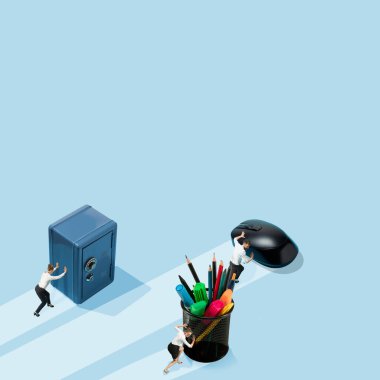 Sıkı çalışma. Genç kadın ve erkek woker, mali analist ya da iş elbiseleri katibi mavi arka planda izole.