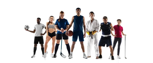 Αθλητικά κολάζ. Τένις, μπάσκετ, ποδόσφαιρο και αμερικανικό ποδόσφαιρο, χόκεϊ, γκολφ, τρέξιμο, πυγμαχία, παίκτες taekwondo απομονώνονται σε λευκό φόντο. — Φωτογραφία Αρχείου
