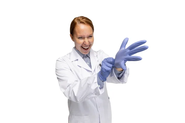 Retrato de médico, conselheiro terapêutico ou médico no trabalho. Emoções engraçadas. Conceito de saúde, medicina do cuidado e humor — Fotografia de Stock