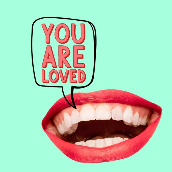 Modern design, contemporary art collage. Inspiration, idea, trendy urban magazine style. Female open mouth, charming smile with speech bubble on background. — Stock Photo, Image