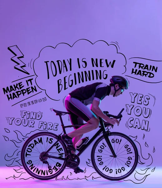 Kreatywny kolaż z męskim kolarzem jeżdżącym na rowerze odizolowanym na neonowym tle czarną literą, grafiką i cytatami. Koncepcja sportu — Zdjęcie stockowe