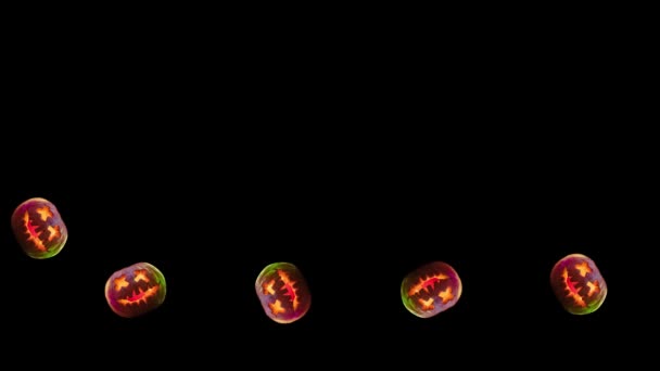 Vakantie Halloween pompoenen wervelend, duizelig en vliegend geïsoleerd op donkere zwarte achtergrond, de nacht van angst. Concept van vakantie, Halloween, feesten. Stop met bewegen. — Stockvideo