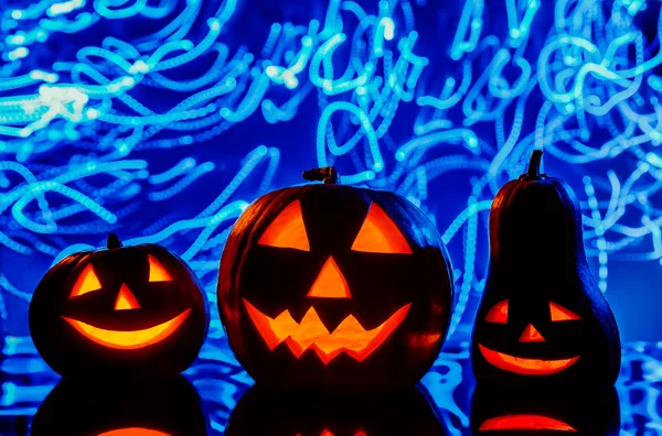 Halloween dýně na modrém pozadí — Stock fotografie