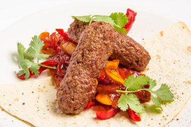 kebap ve soslu sebze