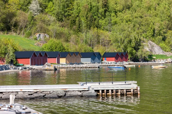 Schilderachtige landschappen van de Noorse fjorden. — Stockfoto