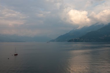 Lago Maggiore görünümünü