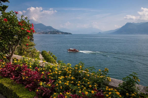 Vista del Lago Maggiore —  Fotos de Stock
