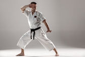 Fehér kimonó képzés karate férfi