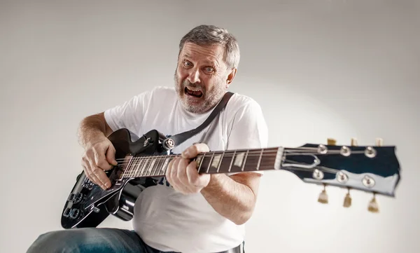 Retrato de un guitarrista — Foto de Stock