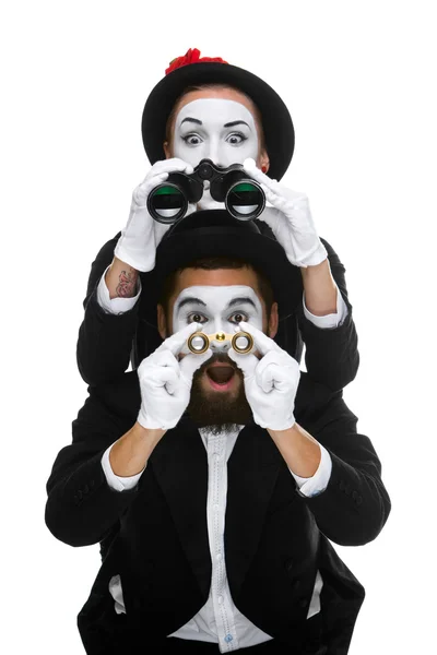 Dos memes como gente de negocios mirando a través de prismáticos — Foto de Stock