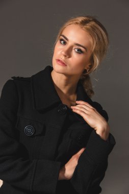 güzel sarışın kadın