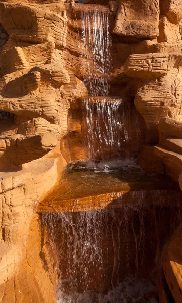 Waterval op een rots in Egypte — Stockfoto